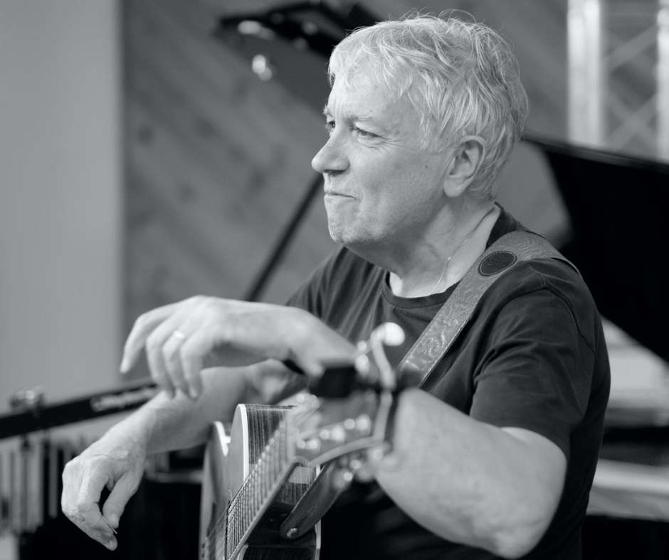 jean-paul-a-la-gitare Jean-Paul Prat