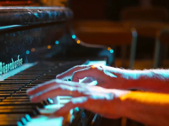 Pianiste Jean-Paul Prat des Apôtres de la Paix au Clos Saint-Joseph
