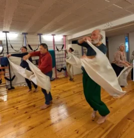 SCR-20250617-ptfd danse libre Malkovski avec Gérard M0RISON